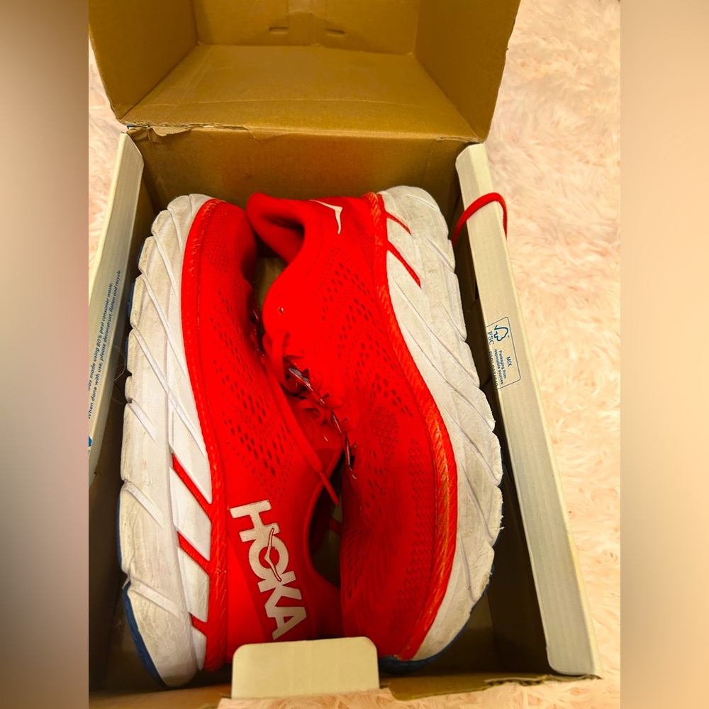 Used- Men’s Clifton 7 Red Hoka sneaker size 11
